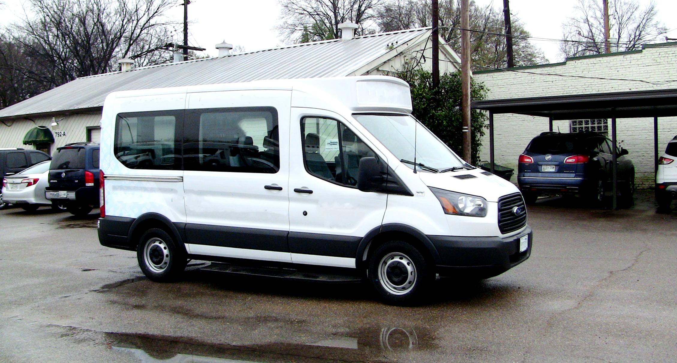 ford-transit-shuttlestar-10-passengers side